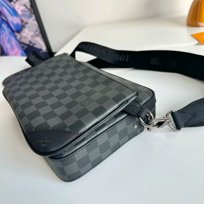 LOUIS VUITTON N40519 キャンバスメッセンジャー トリオ サイズ:25x18.5cm