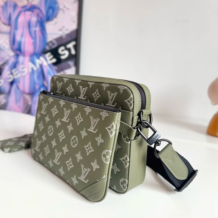 LOUIS VUITTON M12490 キャンバスメッセンジャー トリオ サイズ:25x18.5cm