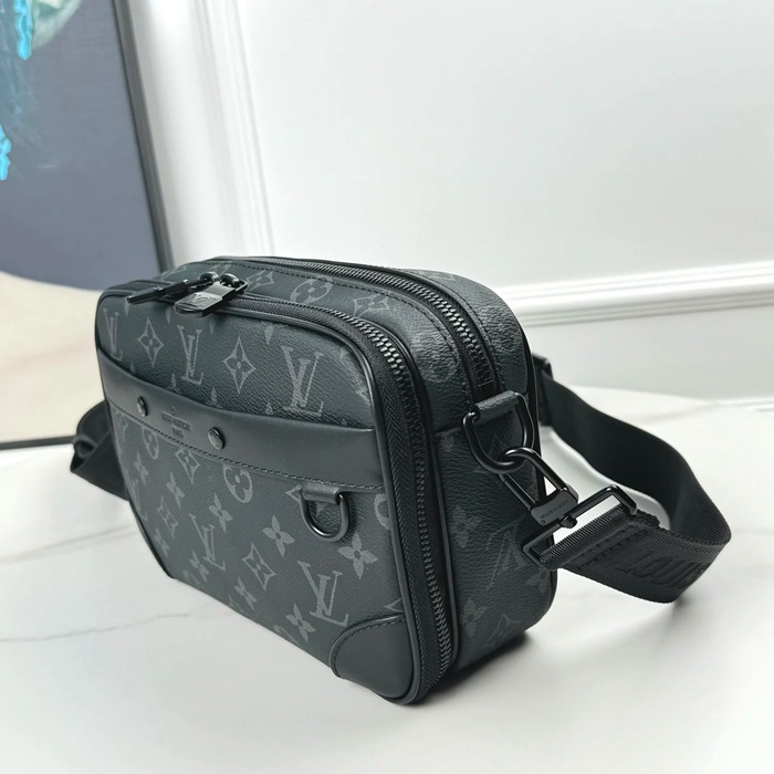 LOUIS VUITTON M46955 キャンバスメッセンジャー アルファ サイズ:24x16cm
