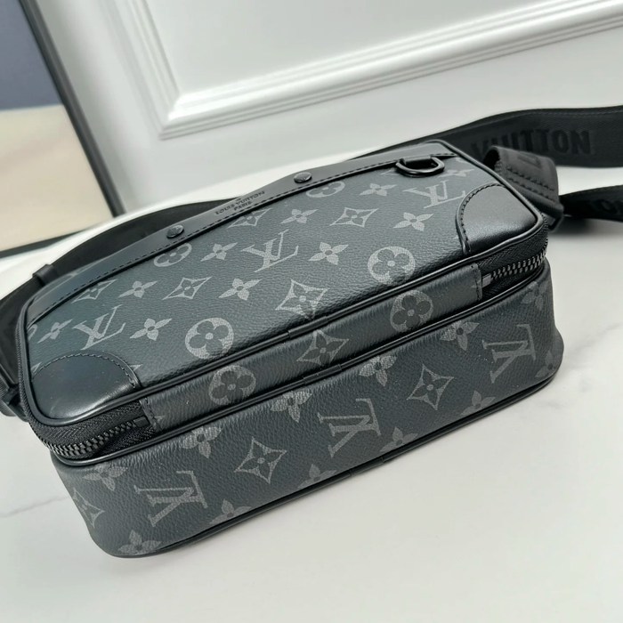LOUIS VUITTON M46955 キャンバスメッセンジャー アルファ サイズ:24x16cm