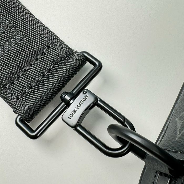 LOUIS VUITTON M46955 キャンバスメッセンジャー アルファ サイズ:24x16cm