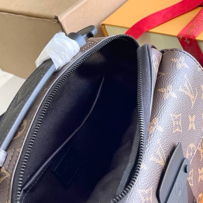 LOUIS VUITTON M45806 特級オールスチール金具斜め掛け サイズ:22x18cm