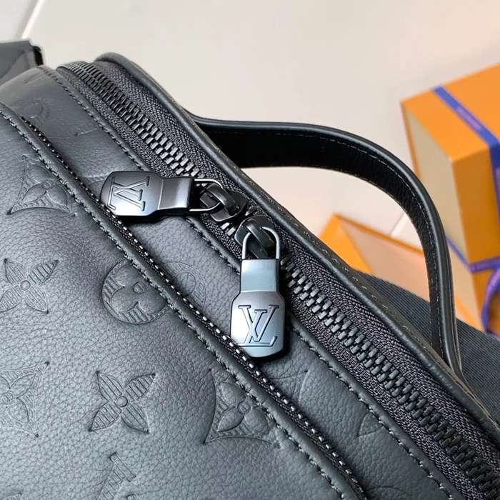 LOUIS VUITTON M47058 牛皮革ウエストバッグ ラッシュ サイズ:30x15cm