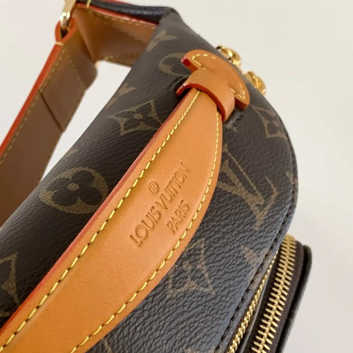 LOUIS VUITTON M14019 牛皮革ウエストバッグ ラッシュ サイズ:30x15cm