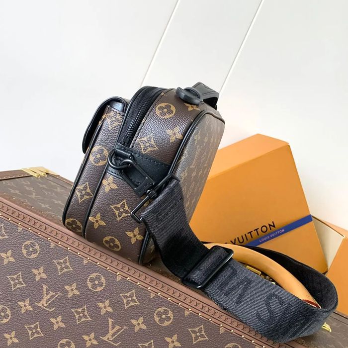 LOUIS VUITTON M45806 キャンバスメッセンジャー Sロック サイズ:22x18cm