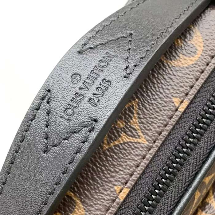 LOUIS VUITTON M45806 キャンバスメッセンジャー Sロック サイズ:22x18cm