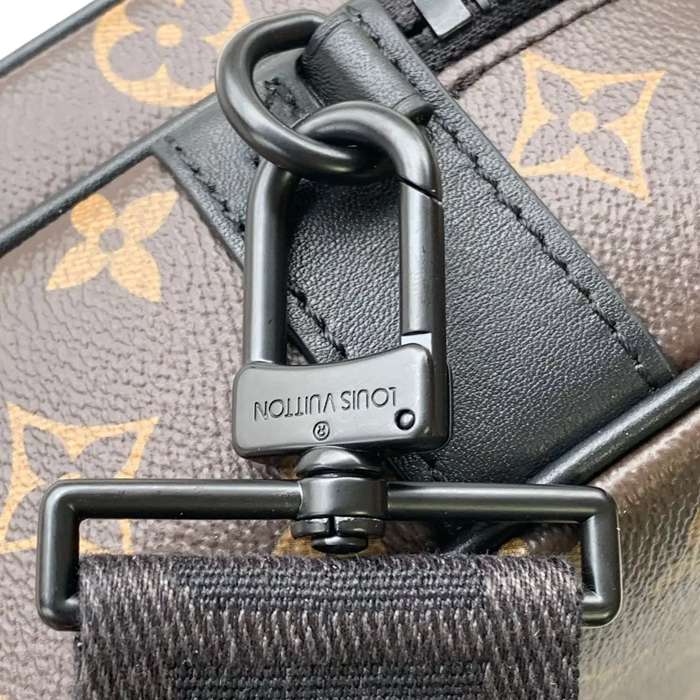 LOUIS VUITTON M45806 キャンバスメッセンジャー Sロック サイズ:22x18cm