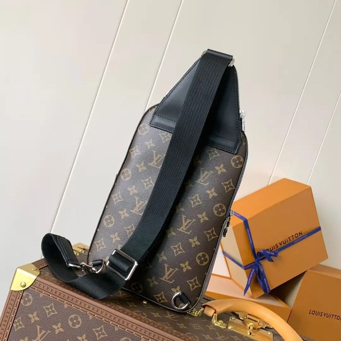 LOUIS VUITTON M46327 キャンバスショルダー アベニュー サイズ:31x20cm