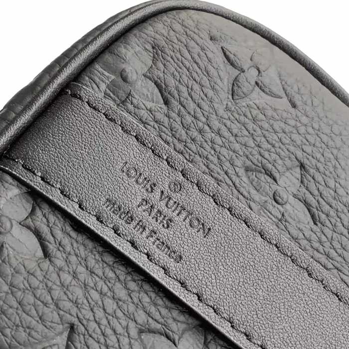 LOUIS VUITTON M20900 牛皮革ハンドバッグ キープオール サイズ:25x15x11cm