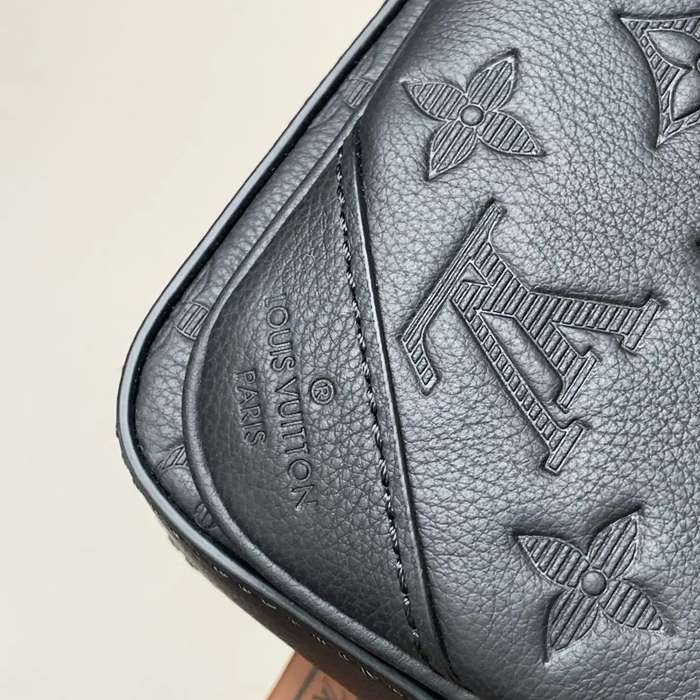 LOUIS VUITTON M46602 プレス牛皮革メッセンジャー トリオ サイズ:25x18.5cm