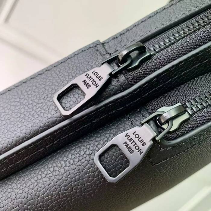 LOUIS VUITTON M15255 ネイビーショルダー アベニュー サイズ:33x16cm