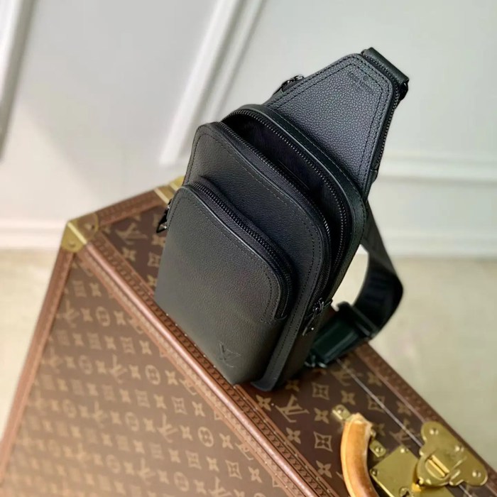 LOUIS VUITTON M15255 ネイビーショルダー アベニュー サイズ:33x16cm