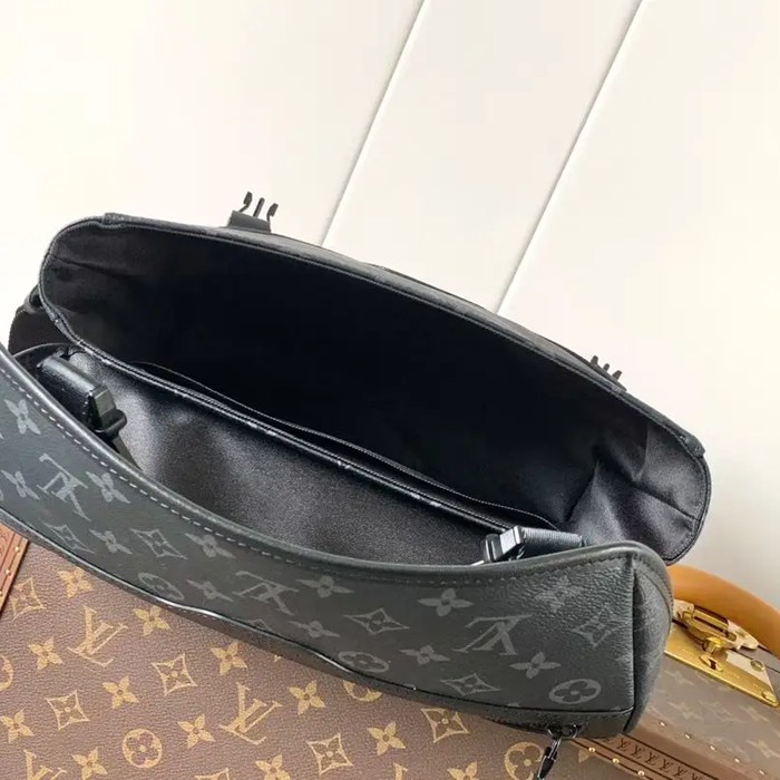LOUIS VUITTON M12517 メッセンジャー ボヤジャー サイズ:33x22.5x11cm