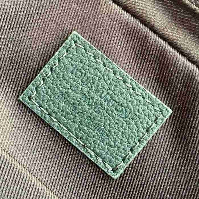 LOUIS VUITTON M27154 牛皮革メッセンジャー トリオ サイズ:25x18.5cm