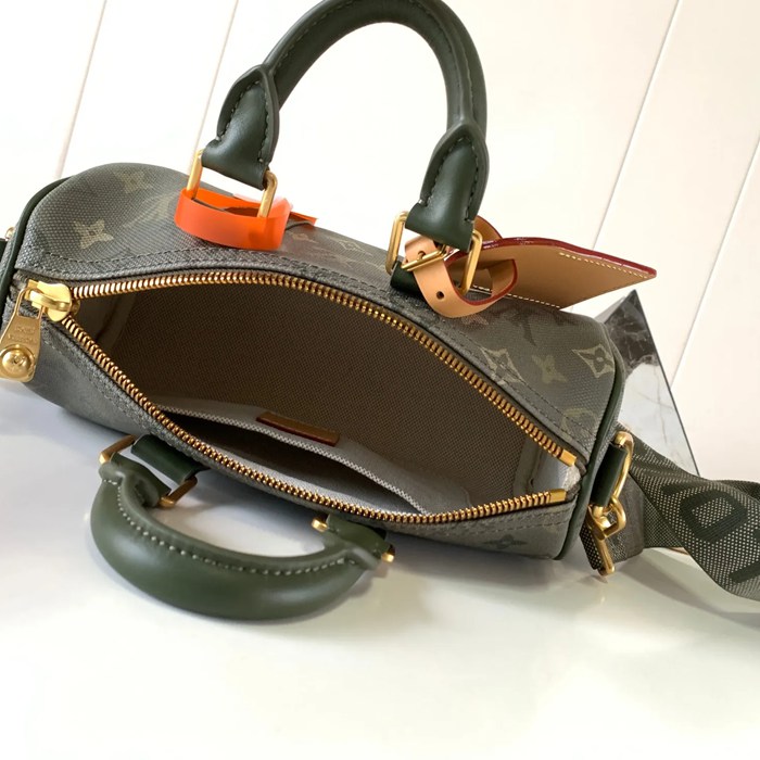 LOUIS VUITTON M26930 キープオール25 オリーブグリーン サイズ:25x15x11cm