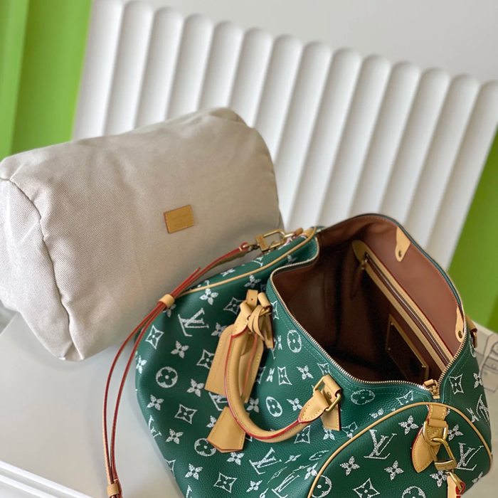 LOUIS VUITTON M24417 スピーディーP9 オールレザーまくらバッグ 緑 サイズ:40x26x23cm