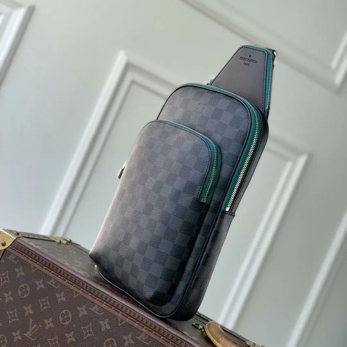 LOUIS VUITTON M28318 グラファイトショルダー アベニュー サイズ:31x20cm