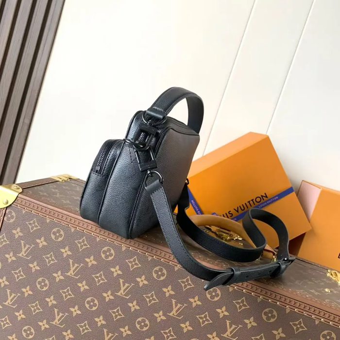 LOUIS VUITTON M26783 中メッセンジャー ニル サイズ:25x17.5x11cm