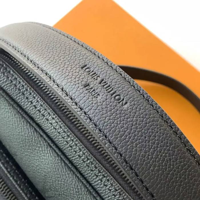 LOUIS VUITTON M26783 中メッセンジャー ニル サイズ:25x17.5x11cm