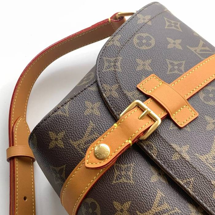 LOUIS VUITTON M28115 小メッセンジャー クリストファー サイズ:32x19.5x11cm