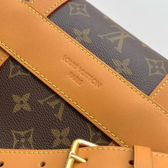 LOUIS VUITTON M28115 小メッセンジャー クリストファー サイズ:32x19.5x11cm