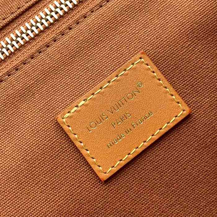 LOUIS VUITTON M28115 小メッセンジャー クリストファー サイズ:32x19.5x11cm