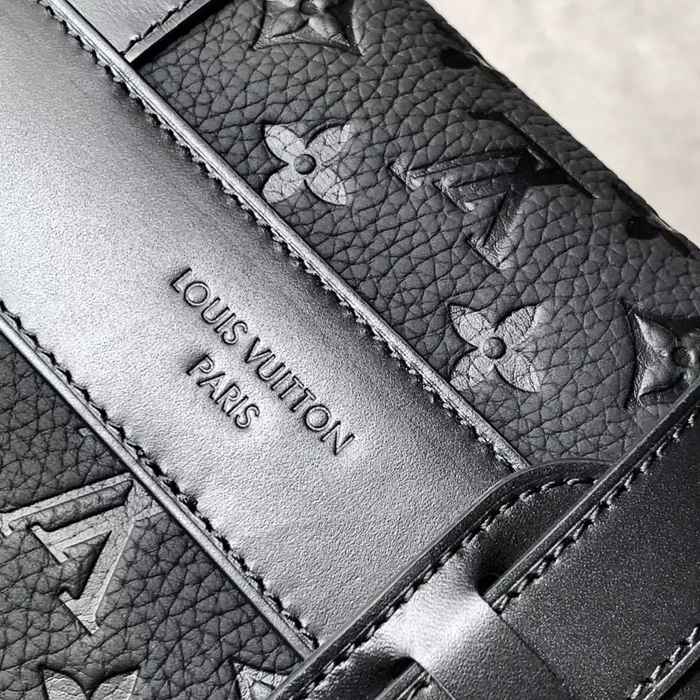 LOUIS VUITTON M28324 小メッセンジャー クリストファー サイズ:29x25cm