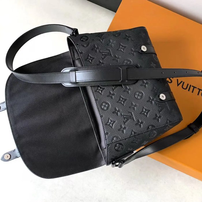 LOUIS VUITTON M28324 小メッセンジャー クリストファー サイズ:29x25cm