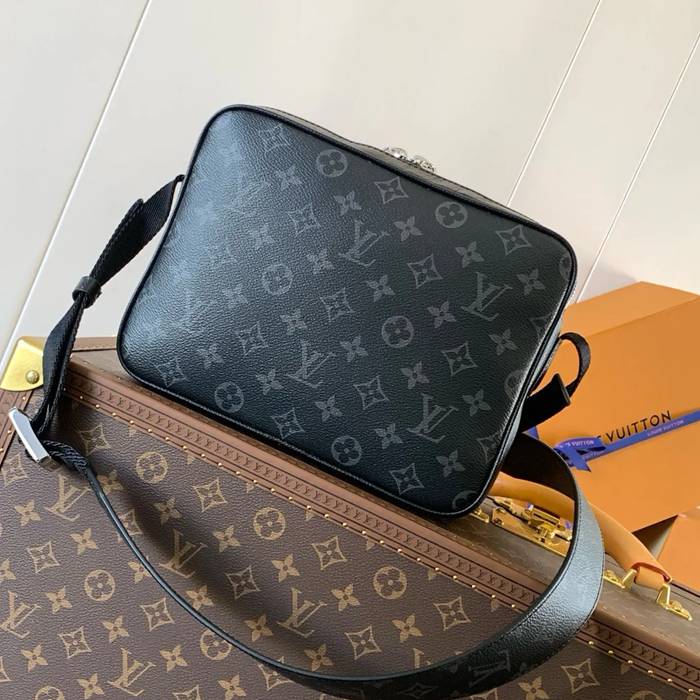 LOUIS VUITTON M30233 小メッセンジャー アウトドア サイズ:29.5x20x10.5cm