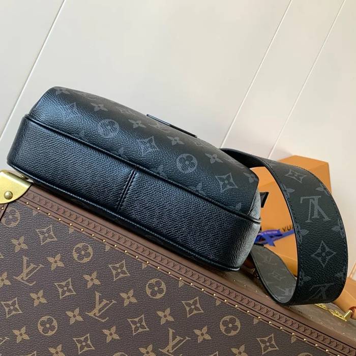 LOUIS VUITTON M30233 小メッセンジャー アウトドア サイズ:29.5x20x10.5cm