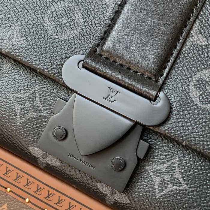LOUIS VUITTON M46794 キャンバスメッセンジャー エスケープ 黒花 サイズ:28x16x10cm