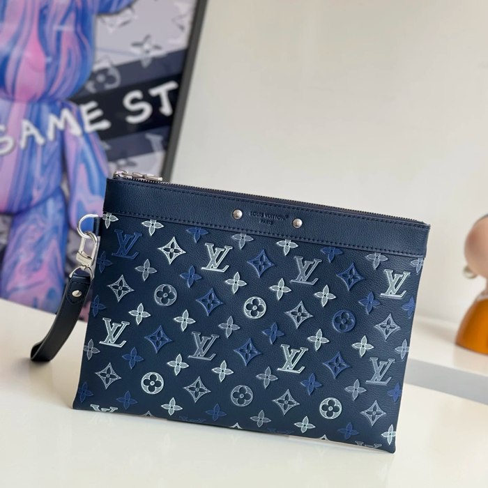 LOUIS VUITTON M28913 牛皮革ハンドバッグ ポシェットトゥゴー サイズ:30x21.5cm LOUIS VUITTON M28913 牛皮革ハンドバッグ ポシェットトゥゴー サイズ:30x21.5cm