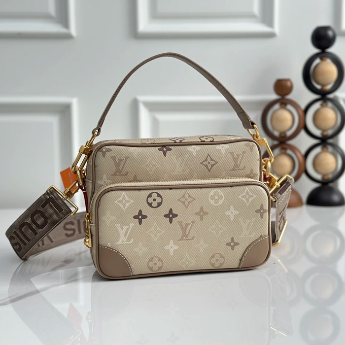 LOUIS VUITTON M29273 杏グラデメッセンジャー ニル サイズ:25x17.5x11cm