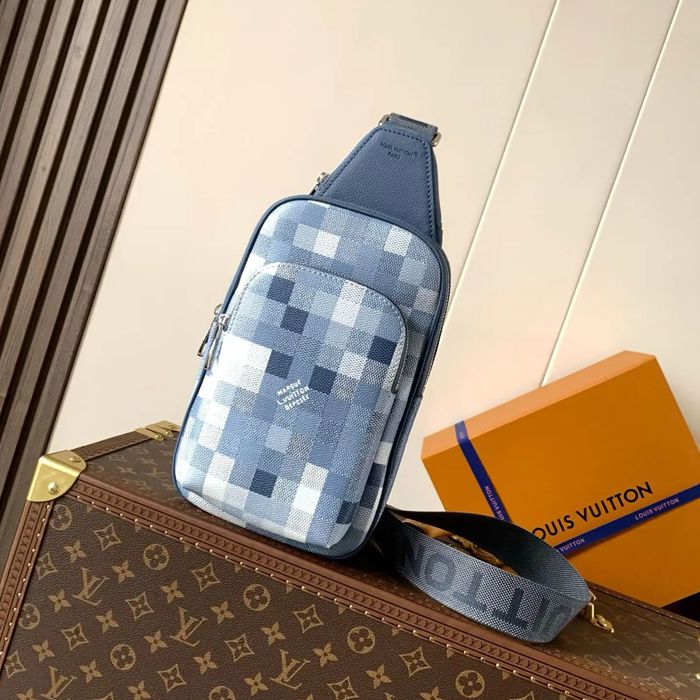 LOUIS VUITTON M28589 黒コーティングキャンバス胸バッグ サイズ:33x16x5.7cm LOUIS VUITTON M28589 黒コーティングキャンバス胸バッグ サイズ:33x16x5.7cm