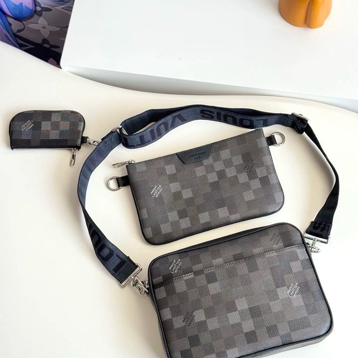 LOUIS VUITTON M28602 ダモフラージュメッセンジャー サイズ:25x18.5cm