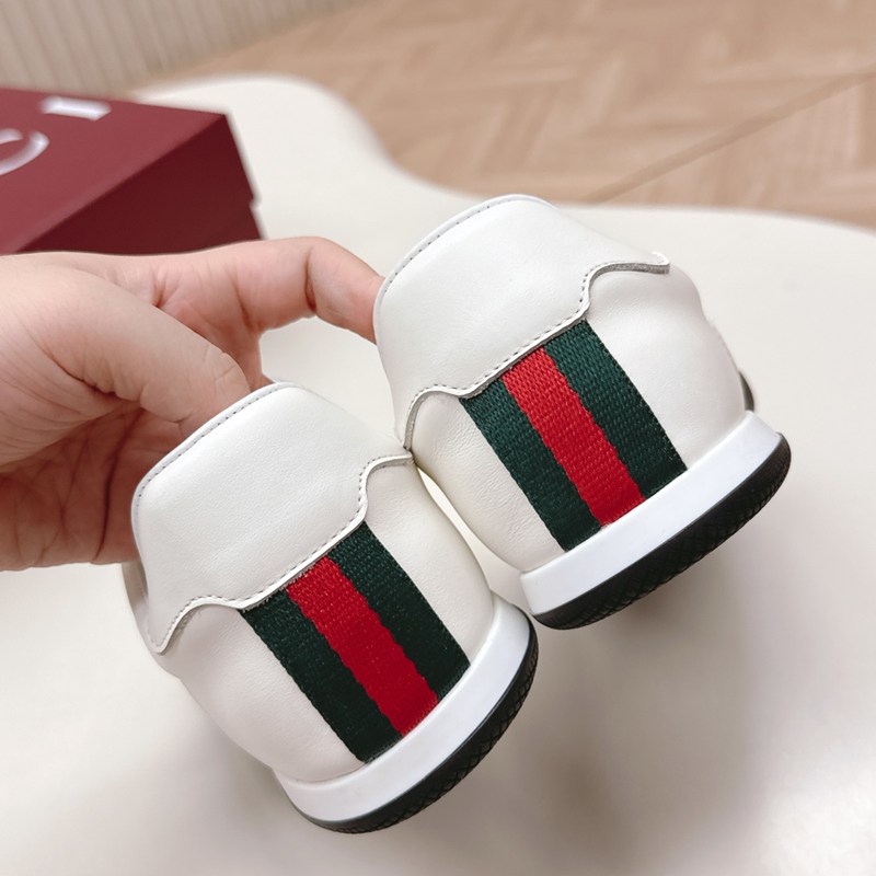 【GUCCI】新作アガサスニーカーメンズレディース
