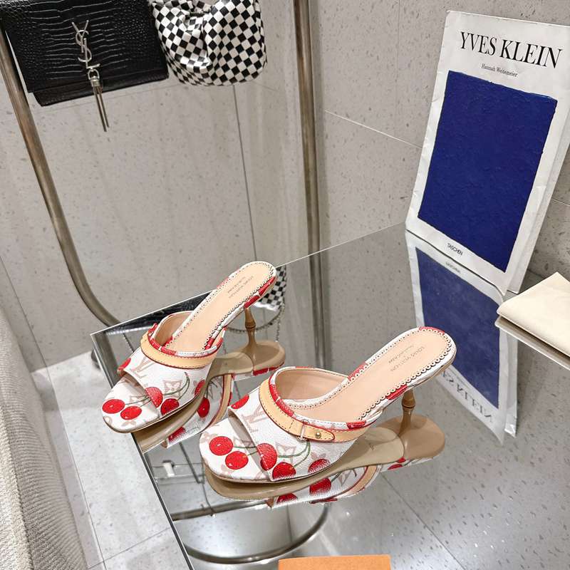 【LOUISVUITTON】SS25村上隆コラボスリッポンキャンバスサンダルレディース