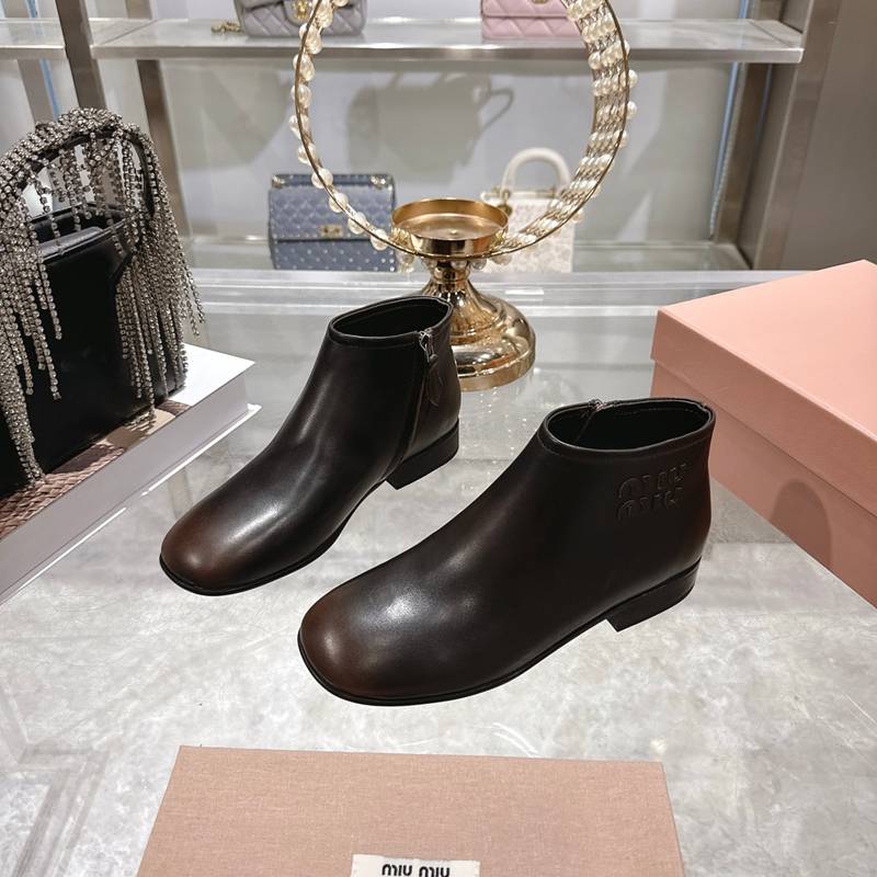 【MIUMIU】2026SSショートブーツレザーブーツレディース