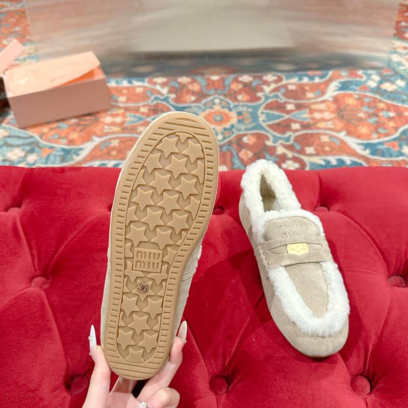 【MIUMIU】ウールローファードライビングシューズレディース