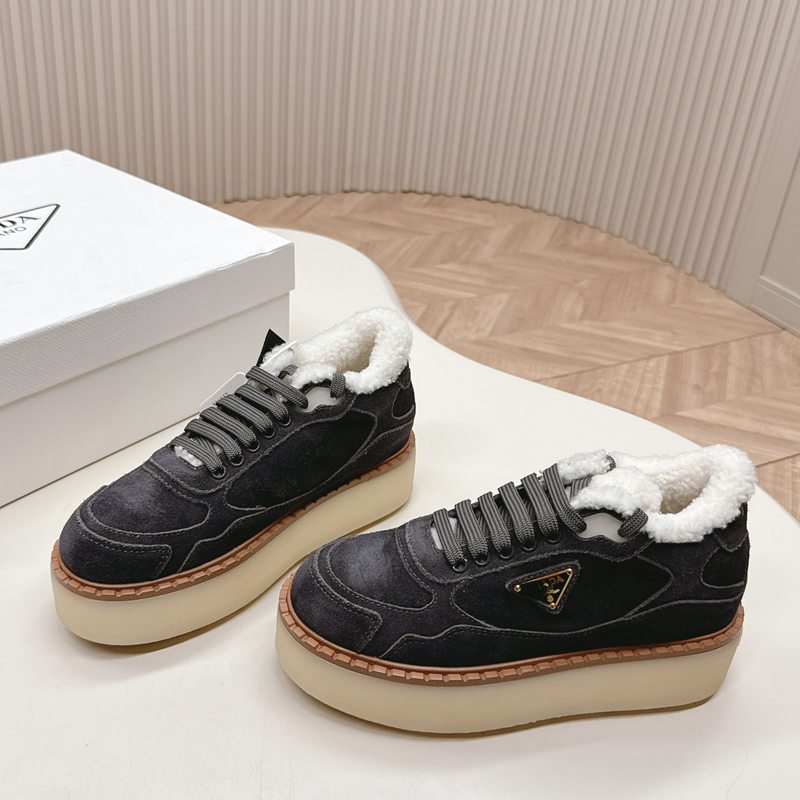 【PRADA】ウールブーツレディース