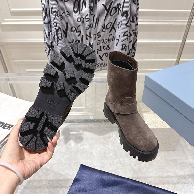 【PRADA】ショートブーツレディース