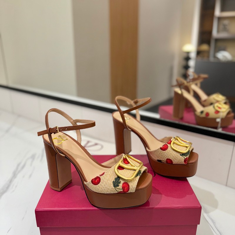 【VALENTINO】2026サンダルレディース 【VALENTINO】2026サンダルレディース
