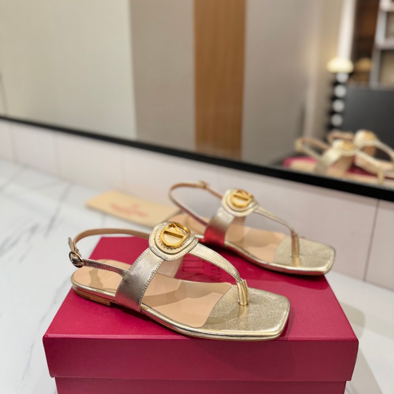 【VALENTINO】新作Vサンダルレディース 【VALENTINO】新作Vサンダルレディース