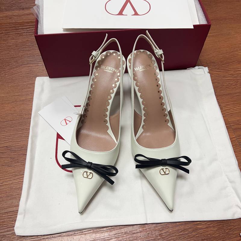 【VALENTINO】新作パンプスレディース 【VALENTINO】新作パンプスレディース