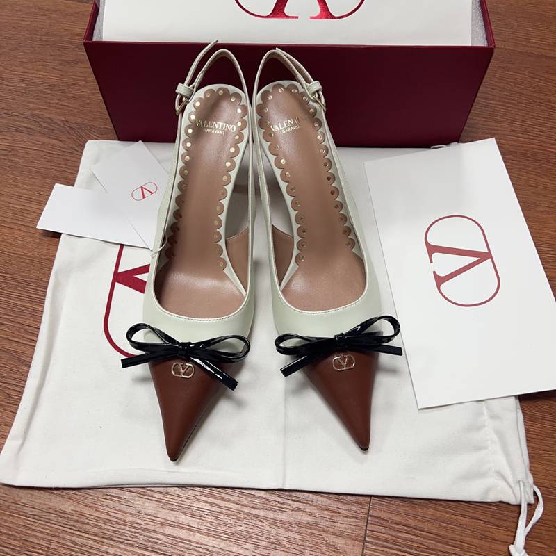 【VALENTINO】新作パンプスレディース 【VALENTINO】新作パンプスレディース
