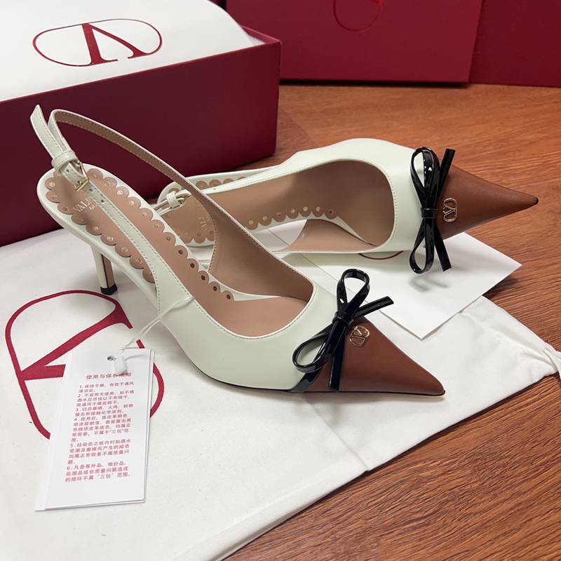 【VALENTINO】新作パンプスレディース