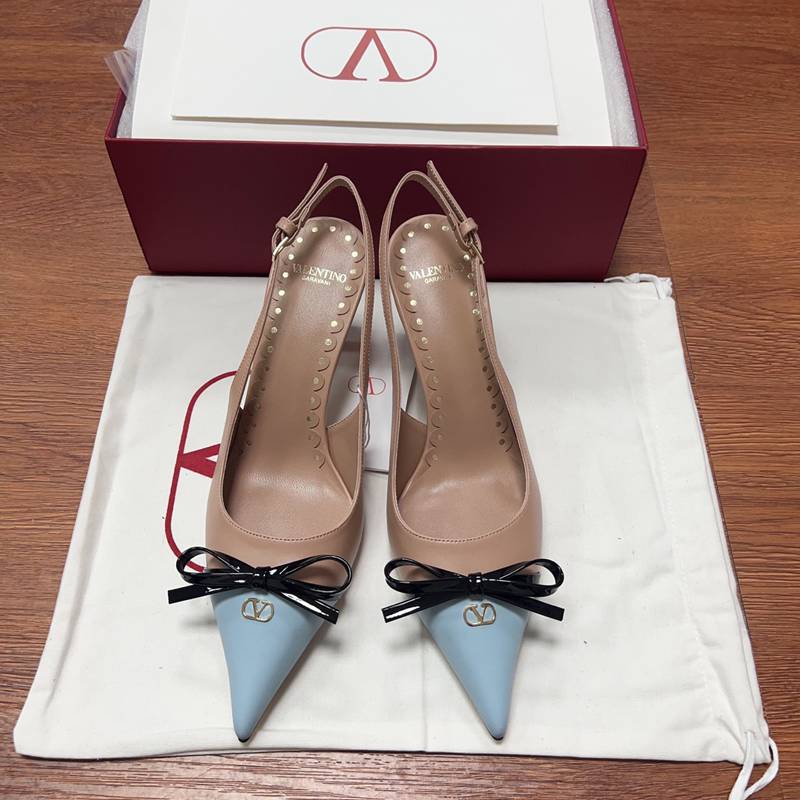 【VALENTINO】新作パンプスレディース 【VALENTINO】新作パンプスレディース