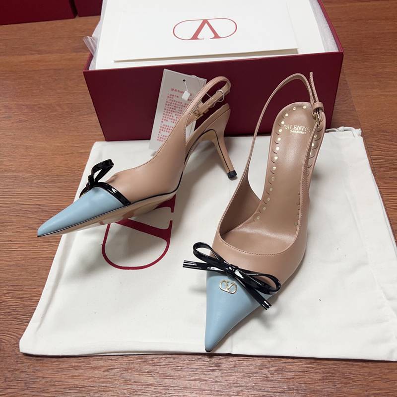 【VALENTINO】新作パンプスレディース