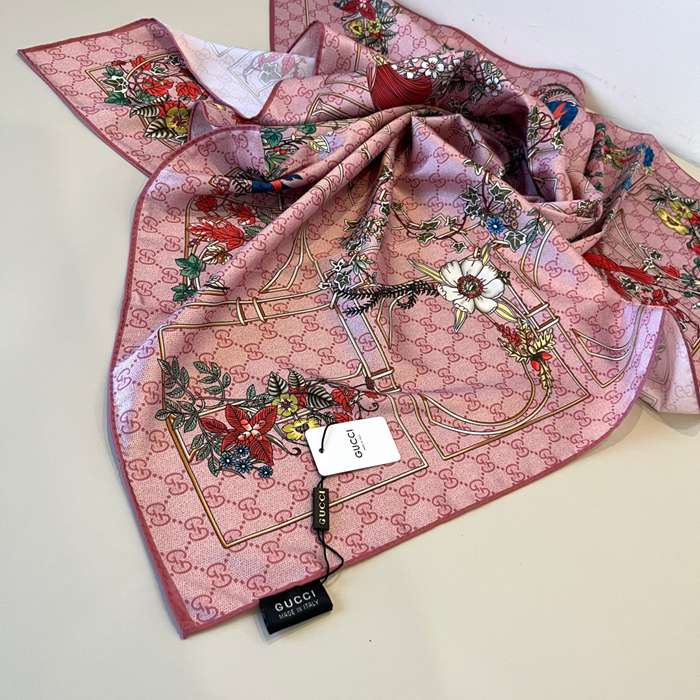 グッチ 新作スカーフ 90cm x 90cm