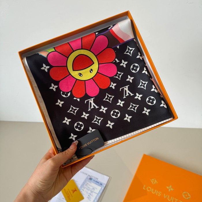 ルイ ヴィトン 新作村上隆コレクションスカーフ 90 x 90cm